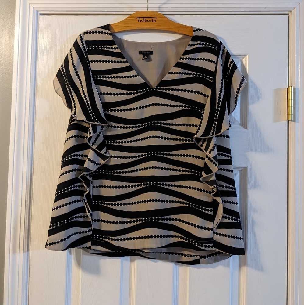 4/$25! ANN TAYLOR Factory Black & Tan V-Neck Short Flutter Sleeve Blouse …